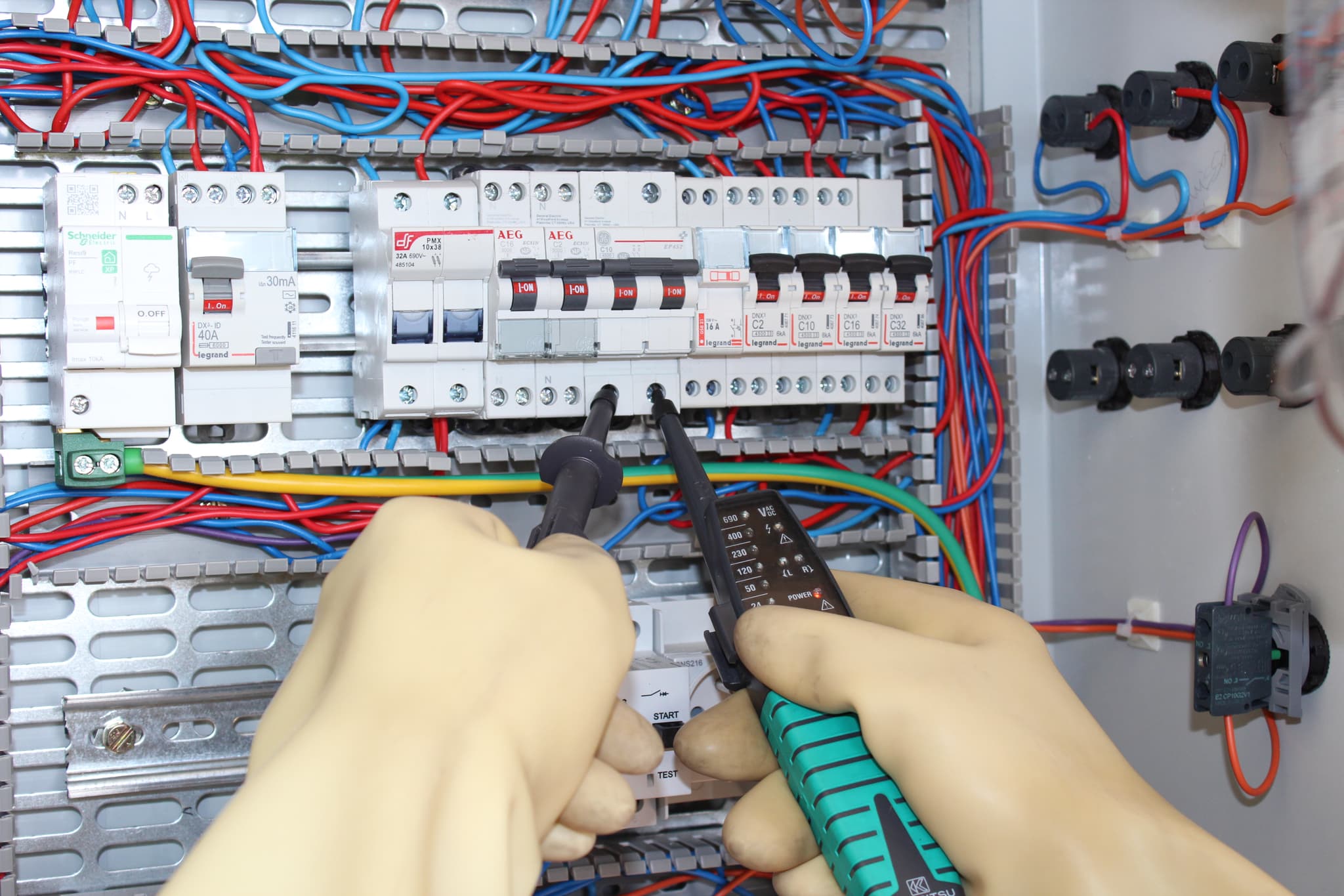 Habilitation électrique H0 B0 personnel non électricien