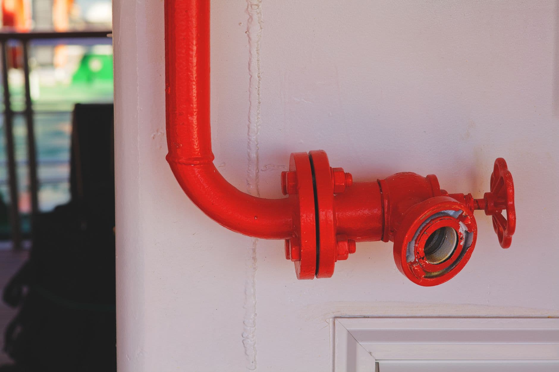 Colonnes sèches et colonnes humides : rôle et obligations en sécurité incendie — article Sécurité incendie