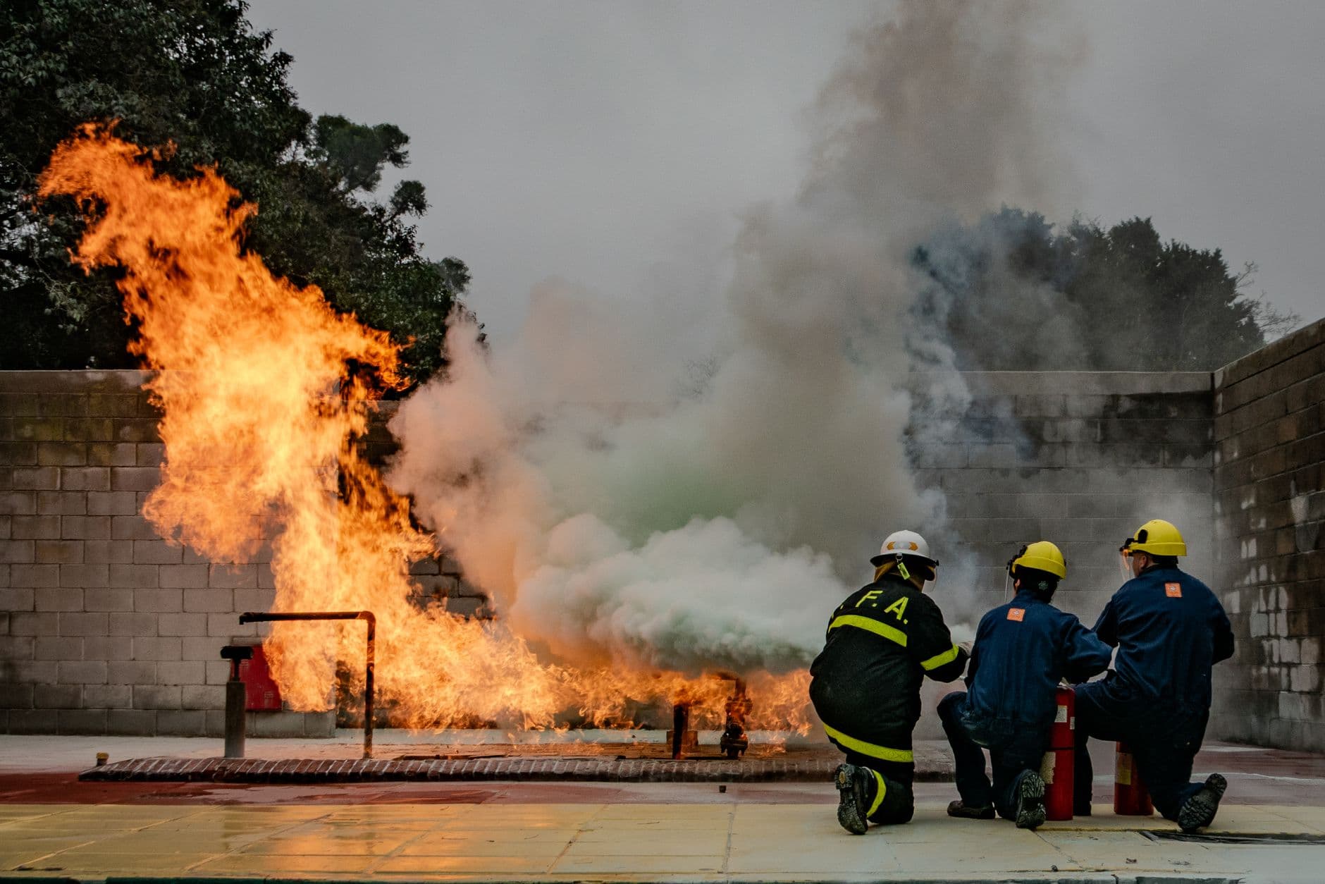 Triangle du feu et classes de feu : choisir le bon agent extincteur — article Sécurité incendie